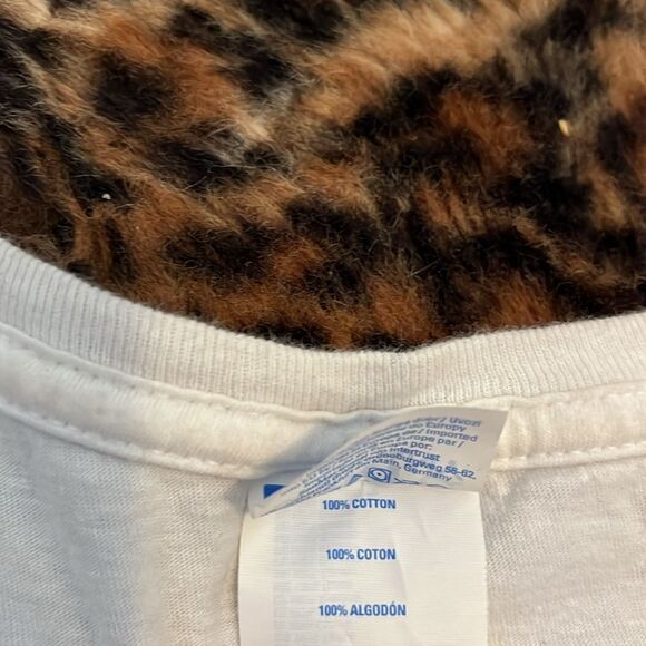 Foo Fighters Band Music White Heart Graphic Shirt - Picture 9 of 10